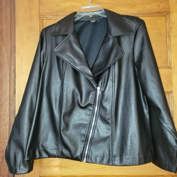 Womans jacket - Picture 2 of 8